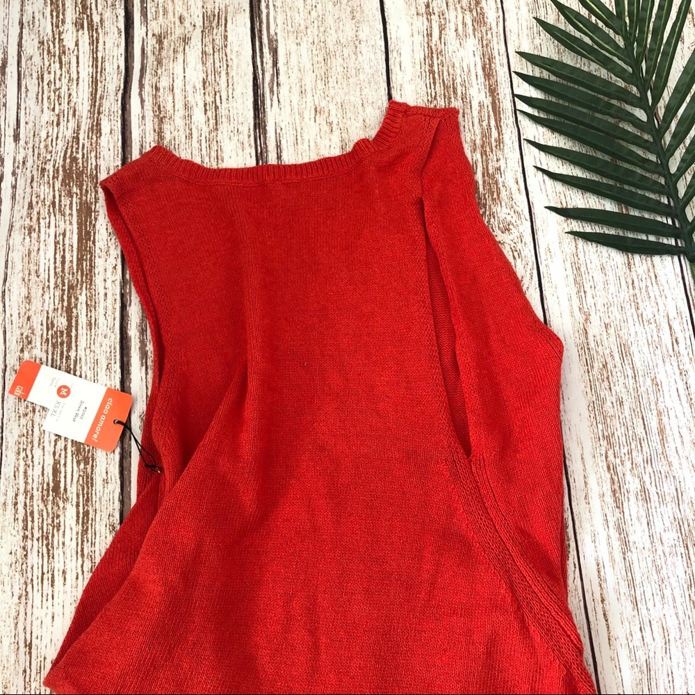 New CAbi Sleeveless Top Size Medium - Siren Vest Flame - Picture 6 of 8